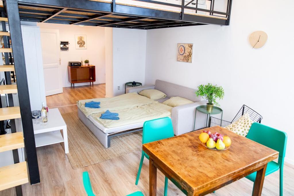 Studio Apartment Next To Famous Party House A38 ブダペスト エクステリア 写真